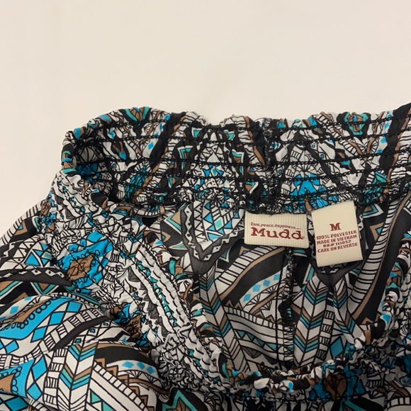 Mudd wide leg geometric joggers.  Very light, great piece for spring and summer. - Picture 2 of 4